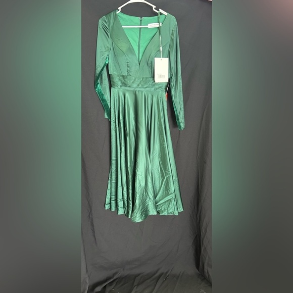 IEENA FOR MAC DUGGAL 67527
Plunge Neck Satin A-Line Dress - Picture 5 of 8